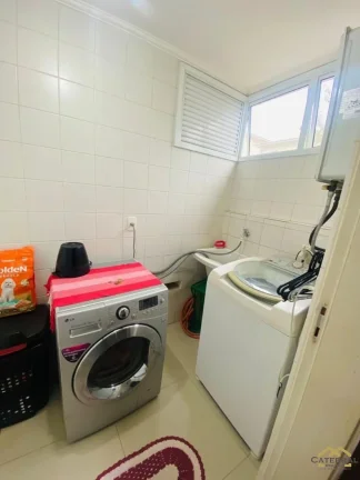Imagem Sobrado à venda na Colônia com 3 quartos, sendo uma suíte e 2 vagas de garagem