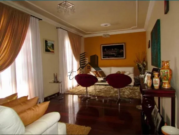 Imagem Casa 4 Quartos 2 Suítes Bairro São José