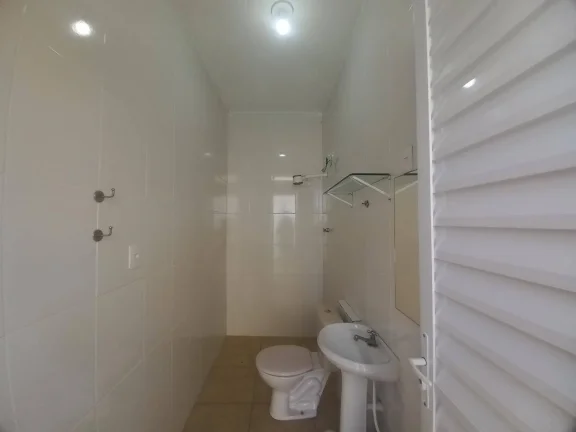Imagem Casa Térrea com 2 Piscina em Bairro Residencial - Peruíbe