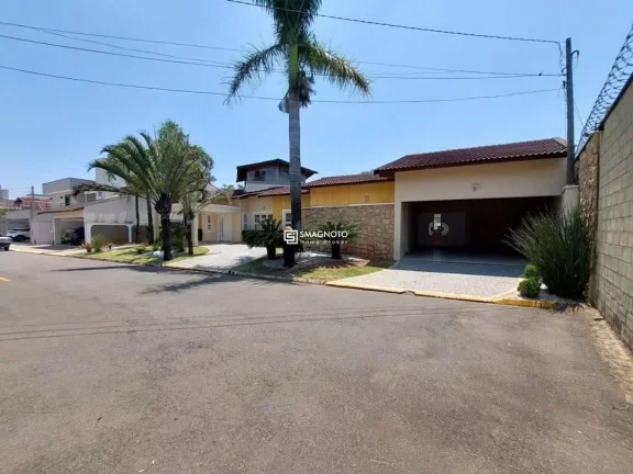 Imagem Casa com 5 dormitórios à venda, 670 m² por R$ 1.900.000,00 - Água Branca - Piracicaba/SP