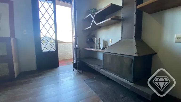 Imagem Charmosa casa de estilo colonial na Zona Sul, com vista para o Guaíba e excelente estrutura para mo...