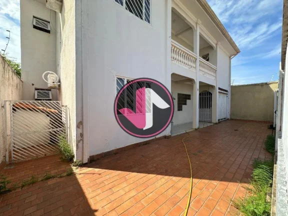 Imagem Aproveite a oportunidade de adquirir esta incrível casa localizada no bairro CPA I, em Cuiabá. Com...