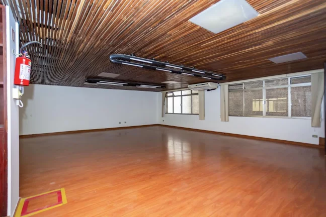 Imagem Conjunto Comercial no Centro