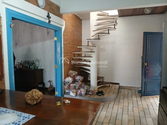 Imagem Esta chácara é o refúgio ideal para quem busca tranquilidade sem abrir mão do conforto. Com trê...