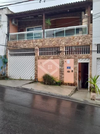 Imagem Casa dúplex com 3 quartos e 240m² em condomínio – Campo Grande RJ
