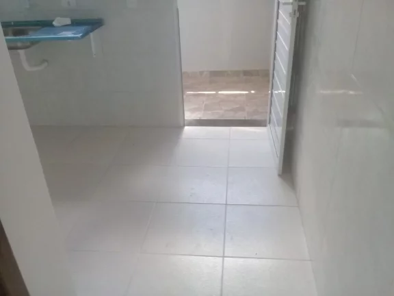 Imagem Sobrado em Condomínio para Locação em Praia Grande-SP, no Balneário Esmeralda: 2 quartos, 1 banheiro, 1 vaga, 60m².
