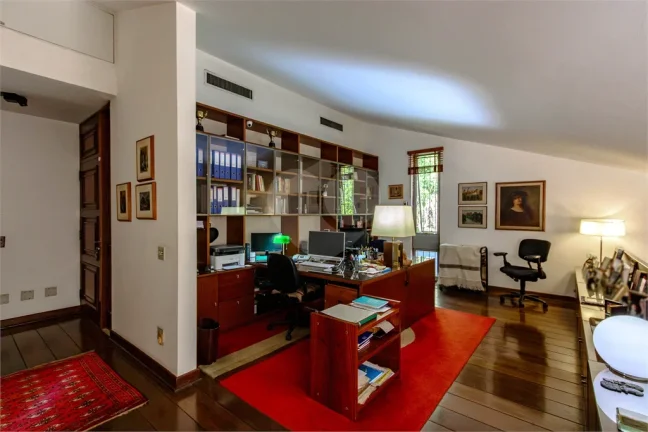 Imagem Casa à venda com 4 quartos, sendo 1 suíte, em Morumbi, São Paulo - SP