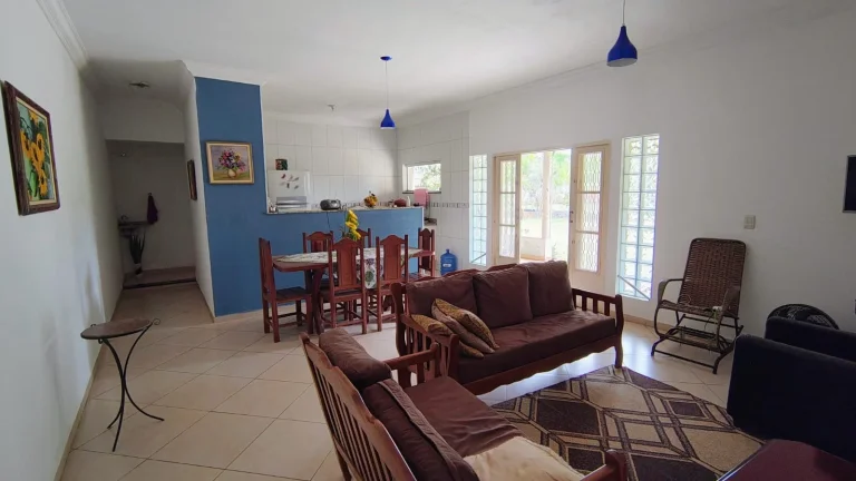 Imagem Casa à venda no Jardim Colonial 1 Araçoiaba da Serra-SP: 2 quartos, 1 sala, 2 banheiros, 2 vagas de garagem, 800m² de área.
