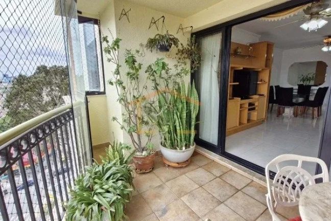 Imagem Apartamento com 3 dormitórios, sendo 3 suítes com closet, ambientes amplos, bem iluminados e venti...