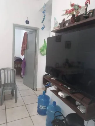 Imagem Oportunidade Única: Apartamento Compacto Pé na Areia no Jardim Guilhermina, Praia Grande!