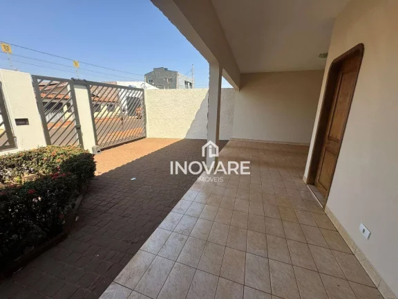 Imagem Casa com 3 dormitórios à venda, 214 m² por R$ 550.000,00 - Setor Afonso Pena - Itumbiara/GO