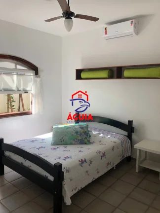 Imagem Linda casa no Condomínio Pedra Verde na Praia do Lázaro perto da praia!