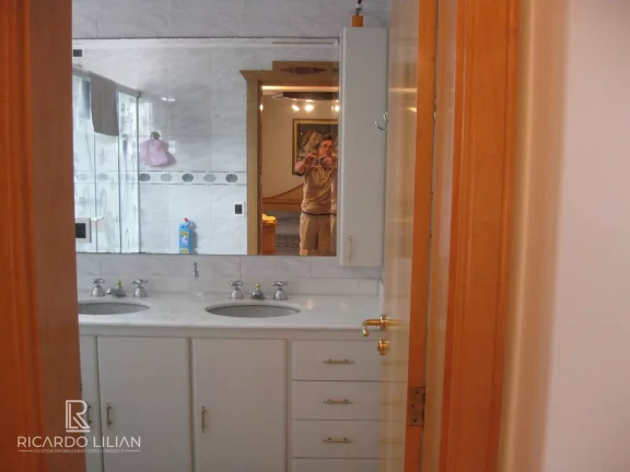 Imagem Cobertura Duplex com 3 dormitórios sendo uma suite master com closet e 250m² de area util...