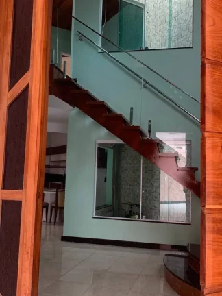 Imagem Casa à venda em Farolândia com 3 quartos e 230m² - Ótima oportunidade!