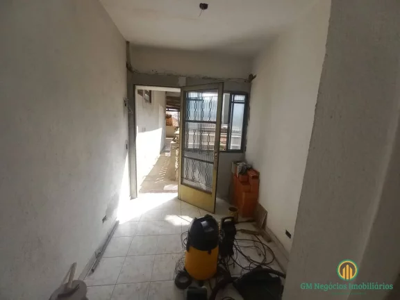 Imagem Casa de construção sólida em rua s/saída próximo centro de Cotia.,doct ok!