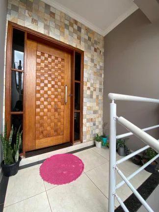 Imagem Charmosa Casa à Venda no Bairro Village, Tatuí, SP!