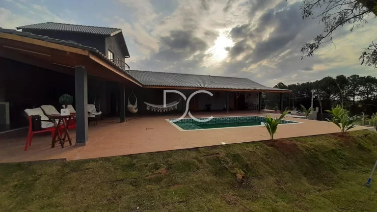 Imagem Venda Chácara | AT 1080 m² | AC 240 m² | 4Dorm | 4 Suítes | 4 Banheiros | 10 Vagas