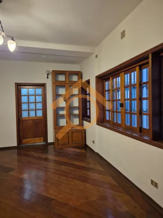 Imagem Imperdível: Casa à venda na Vila Mariana, São Paulo-SP. 3 quartos, 1 suíte, 2 salas, 3 banheiros, 2 vagas, 210m².