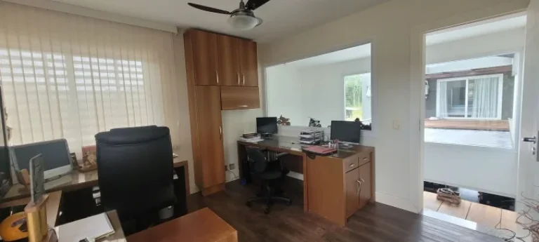 Imagem Casa com 3 dormitórios Condomínio Fechado no bairro Ratones