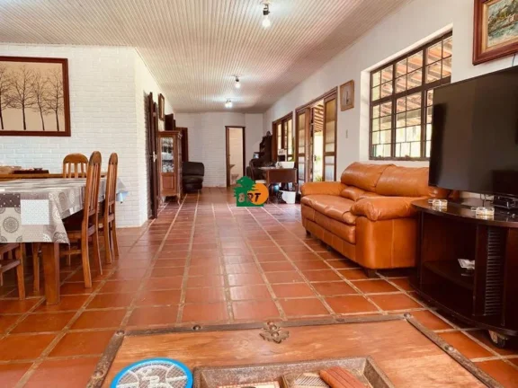 Imagem Sítio para Venda em São Roque, Pavão (canguera), 3 dormitórios, 1 suíte, 2 banheiros