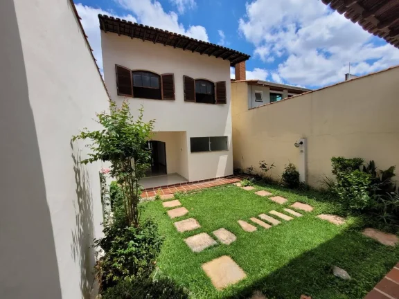 Imagem Sobrado Maravilhoso 229 m² 3 Dormitorios e Cinco Vagas de Garagens