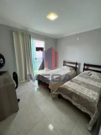 Imagem Casa Triplex com 04 quartos em condomínio fechado - Bairro Interlagos. OPORTUNIDADE!