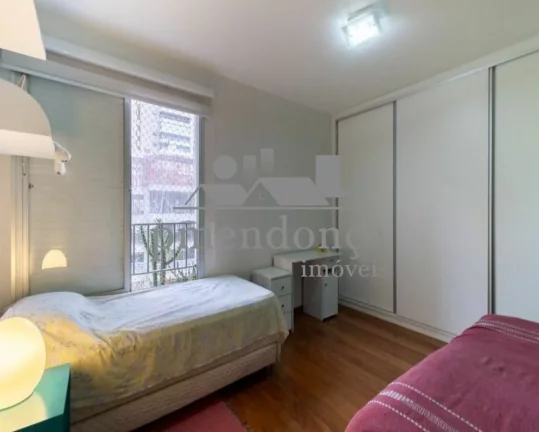 Imagem Apartamento totalmente reformado, living para 2 ambientes, terraço,3 dormitórios sendo 1 suíte, r...