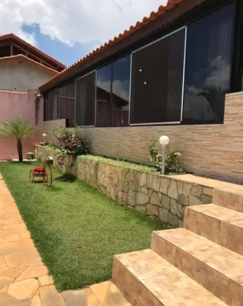 Imagem Chácara com 4 dormitórios à venda, 1050 m² por R$ 900.000,00 - Varinhas - Mogi das Cruzes/SP