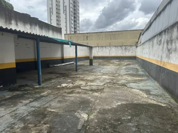 Imagem Terreno de 300m² localizado em Santo André, SP, ideal para projetos comerciais ou de investimento.