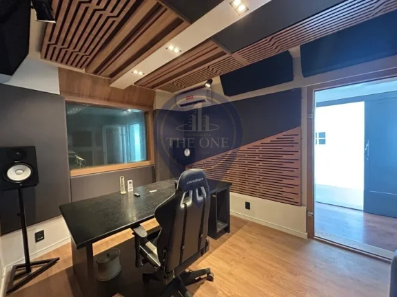 Imagem Imperdível! Casa à venda na Vila Mariana, São Paulo-SP, com 8 quartos, 1 suíte, 3 banheiros, 2 vagas de garagem e 200m².