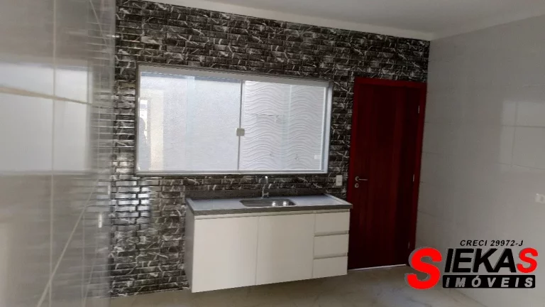 Imagem Aluguel de Casa em São Paulo-SP: 2 quartos, 2 suítes, 1 sala, 2 banheiros, 1 vaga de garagem, 80m² no Jardim Egle.