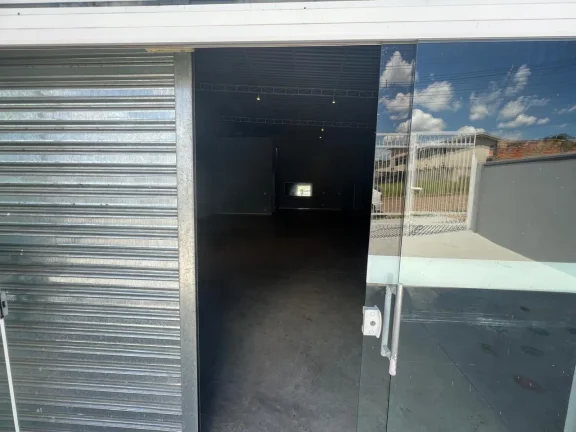Imagem Salão Comercial de 230m² à Venda ou Locação no Jardim Itaguaçu, Salto-SP: A Oportunidade que Você Procura!