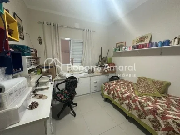 Imagem Excelente oportunidade de morar em uma casa térrea de alto padrão, no prestigiado condomínio Camp...