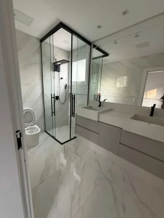 Imagem Casa em condomínio com 4 suítes e 2 vagas de garagem