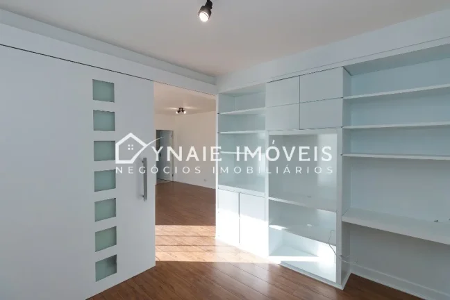 Imagem Apartamento à venda na Vila Olímpia, São Paulo-SP: 2 quartos, 1 suíte, 3 banheiros, 1 vaga, 110m². Venha conferir!