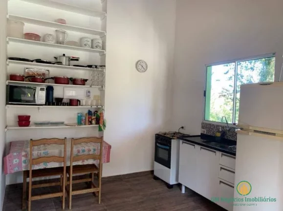 Imagem Chácara com lago e piscina 2 casas 2.700m2 de área a apenas 50km de SP