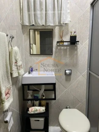 Imagem 1ª casa: 2 quartos, sala, cozinha, banheiro, lavanderia
1 vaga na garagem, 144m².

2ª casa: 2 qua...