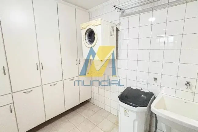Imagem Imóvel Comercial de Alto Padrão com Suítes, Gourmet e 5 Vagas