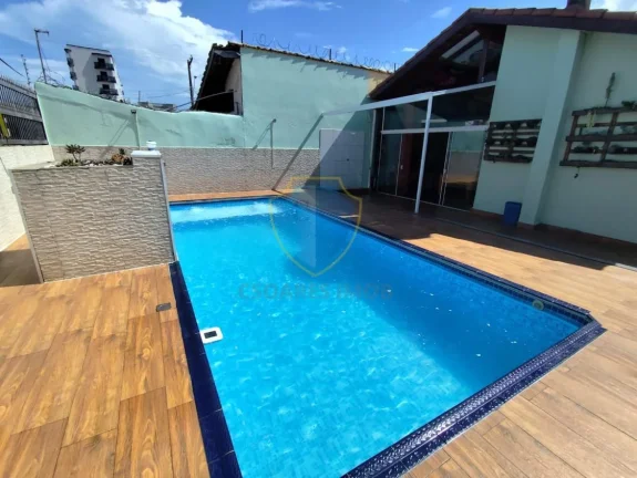 Imagem Casa 3 dorms sendo 1 suíte com Piscina e 6 vagas garagem