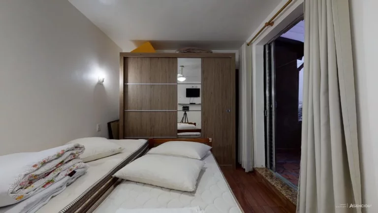 Imagem Sobrado Ipiranga - 220 m² - 3 Dormitórios - 1 Suíte - 2 Vagas