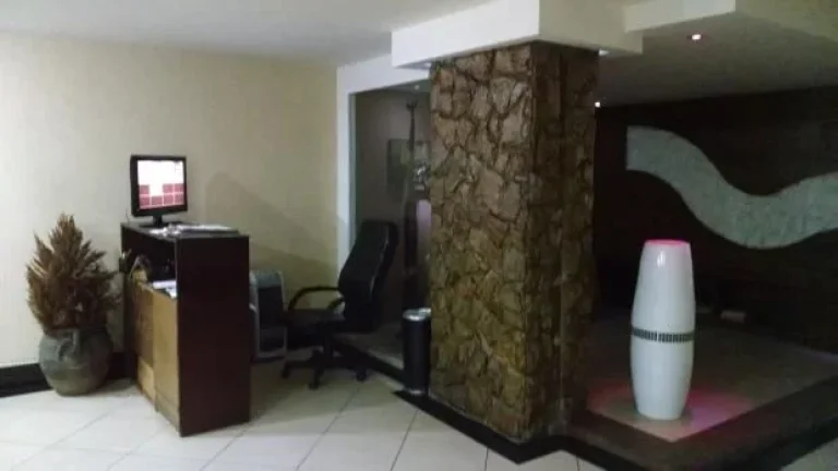 Imagem Apartamento com 2 dormitórios à venda, 80 m² por R$ 240.000,00 - Centro - São Gonçalo/RJ