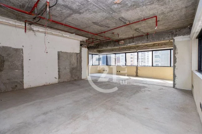 Imagem Oportunidade no Itaim - Conjunto Comercial à Venda em condomínio excelente