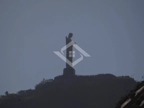 Imagem Luxo à Beira da Lagoa: Cobertura Duplex com 380 m2 em Copacabana
