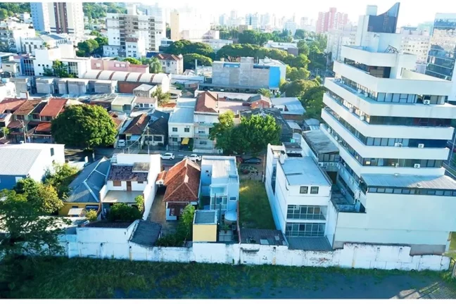 Imagem Terreno à venda em Porto Alegre, Santana, 220m2