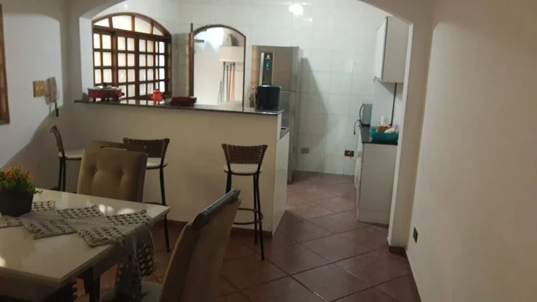 Imagem Sobrado Maravilhoso e Grande 237 m² 3 Dormitórios sendo 1 Suite e 2 Vagas