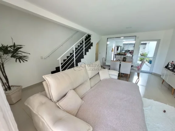 Imagem Linda casa triplex a venda no São Marcos com 3 quartos, suíte e quintal!