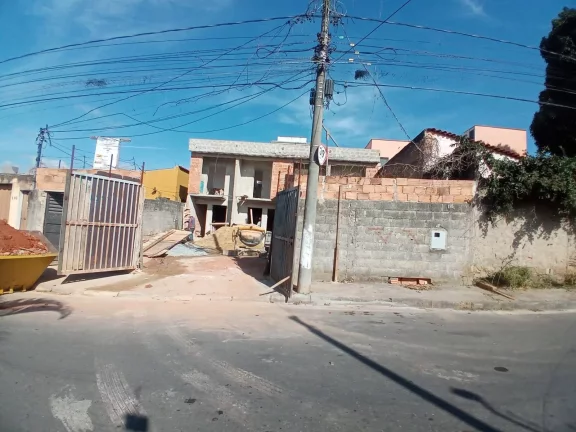 Imagem casa geminada 2 suítes 1 lavabo 2 vagas 1 varanda