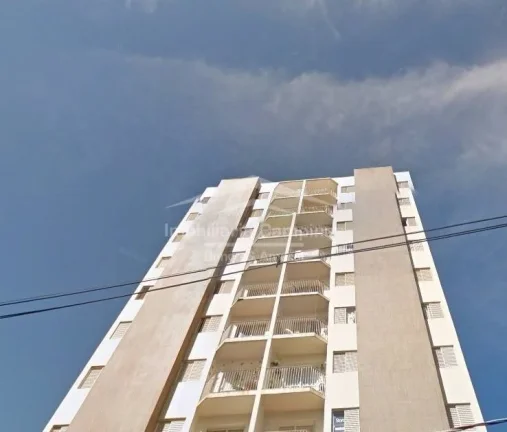 Imagem Este apartamento foi totalmente reformado e oferece um ambiente muito bem iluminado e arejado. Local...