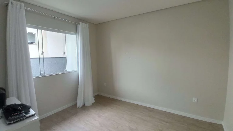 Imagem Casa à Venda, 4 Quartos(1 Suite), 2 Vagas, 355m2, Ratones, Florianópolis /SC