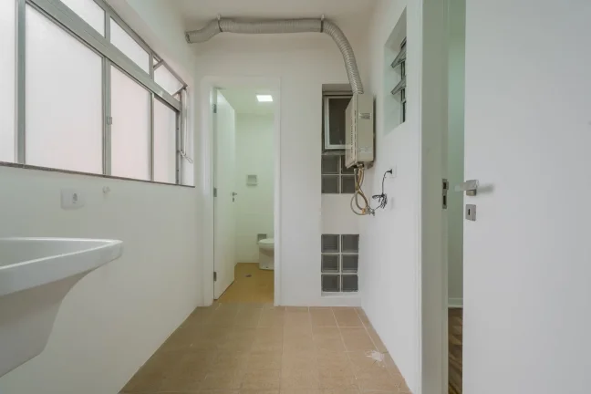 Imagem Apartamento Reformado 97M², 3Q, 1 Suíte, 2 Banheiros, 1 Vaga, Salão de Festas.